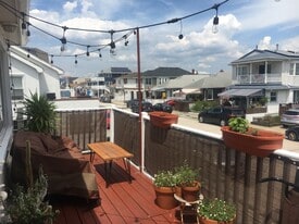 61 Indiana Ave, Unit upper in Long Beach, NY - Building Photo