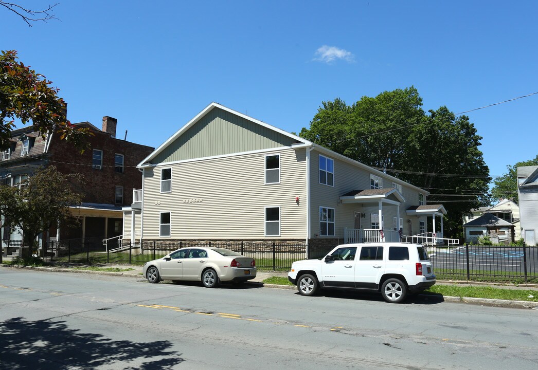 565 2nd Ave in Troy, NY - Building Photo