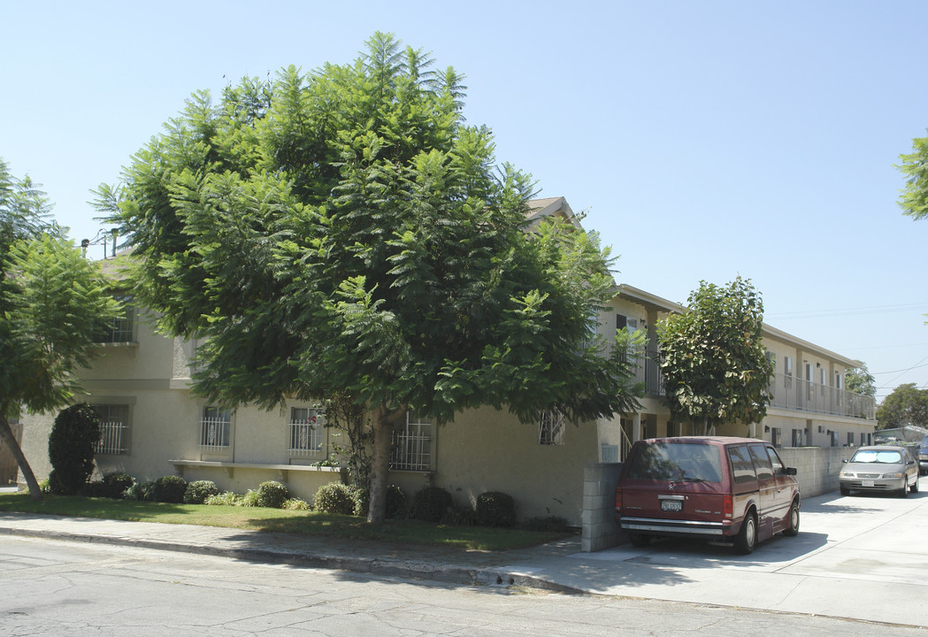 323 San Marcos St in San Gabriel, CA - Foto de edificio