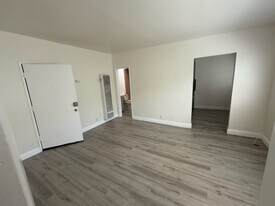 1022 N Market St, Unit 6 in Inglewood, CA - Building Photo