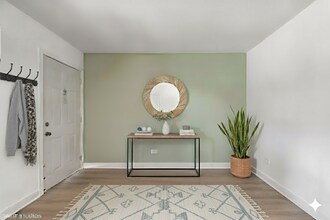 15701 Lamon Ave in Oak Forest, IL - Foto de edificio - Building Photo