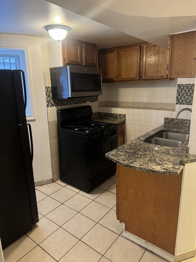 1941 N Monticello Ave, Unit G in Chicago, IL - Building Photo - Building Photo