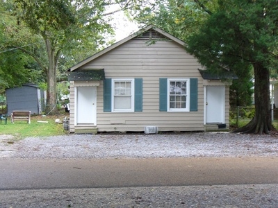 413 W Pine in Gonzales, LA - Building Photo