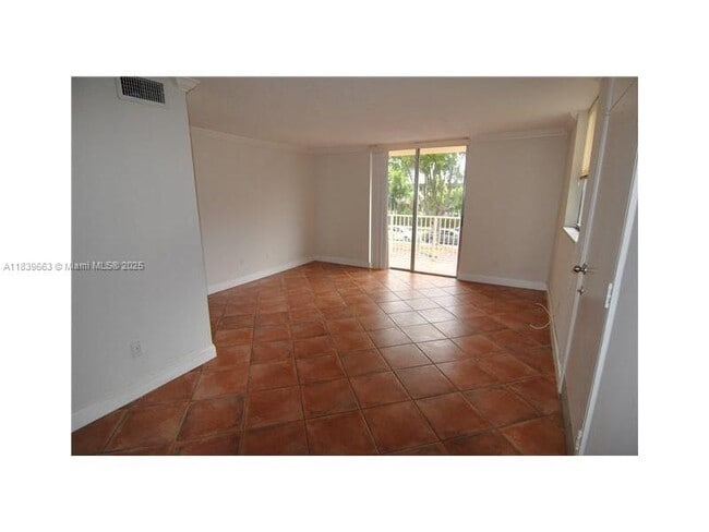 1801 S Treasure Dr in North Bay Village, FL - Building Photo - Building Photo