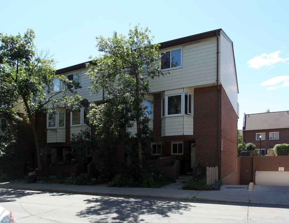 337-343 Melita Cres in Toronto, ON - Building Photo