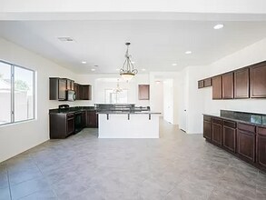 16958 W Rio Vista Ln in Goodyear, AZ - Foto de edificio - Building Photo