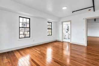 2 Charles St in Methuen, MA - Building Photo - Building Photo