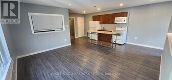 6 Queen St in Innisfil, ON - Building Photo