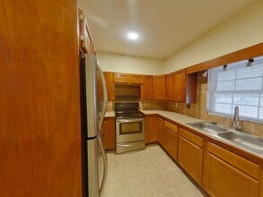 411 S Poplar St in Wichita, KS - Building Photo - Building Photo