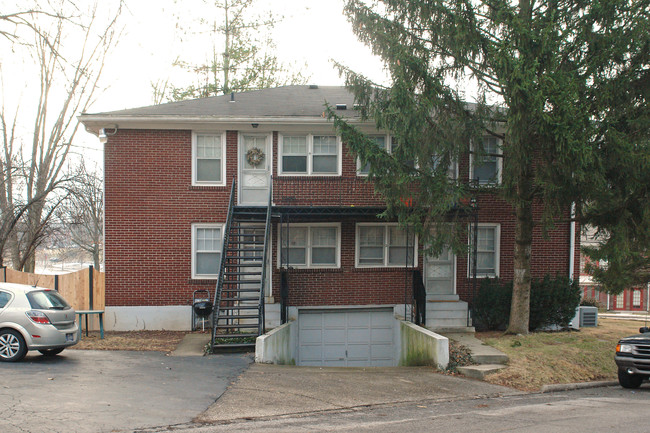 2701 Grinstead Dr in Louisville, KY - Building Photo - Building Photo