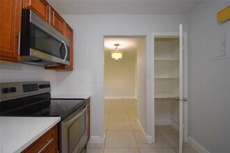 9 NE 19th Ct in Wilton Manors, FL - Building Photo - Building Photo