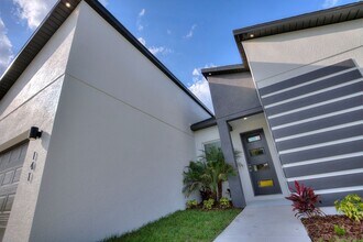 141 Barrington Dr in Poinciana, FL - Building Photo - Building Photo