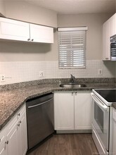 18326 NW 68th Ave-Unit -D in Hialeah, FL - Building Photo - Building Photo