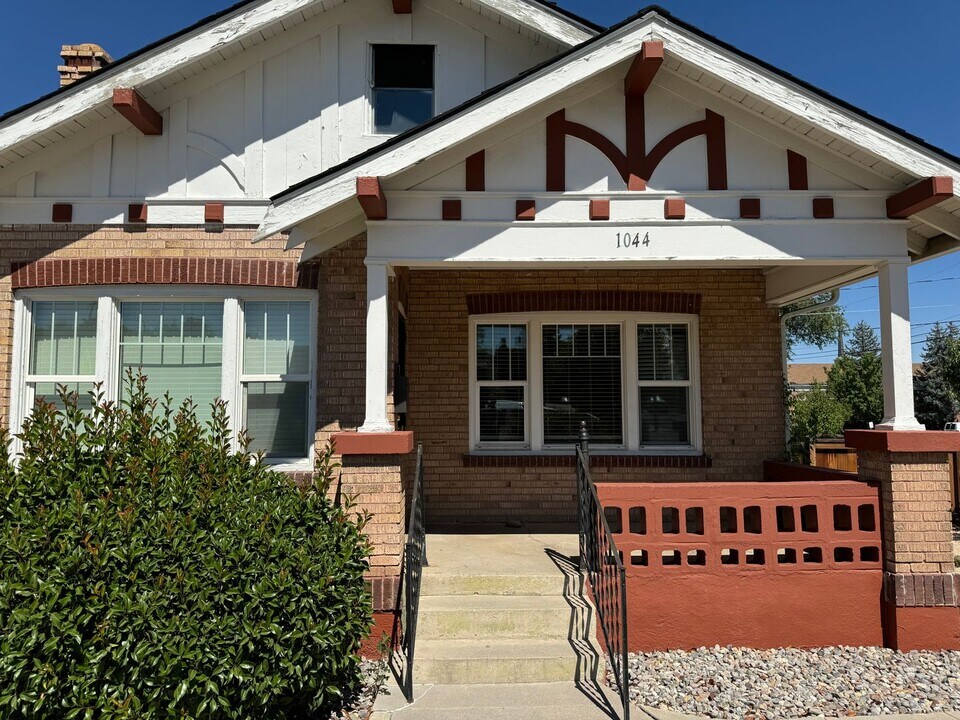 1044 S Arlington Ave in Reno, NV - Building Photo