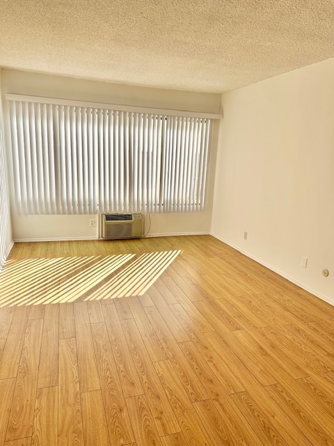 428 Hayworth Ave, Unit 215 in Los Angeles, CA - Building Photo - Building Photo