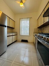 86-06 63rd Dr in Queens, NY - Foto de edificio - Building Photo