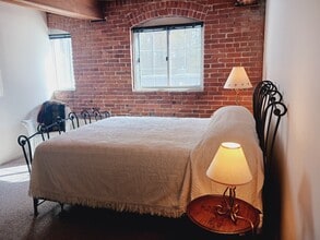 124 College St, Unit 21 in South Hadley, MA - Building Photo - Building Photo