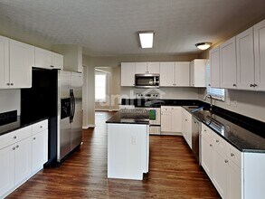 421 Furman St in Pickerington, OH - Foto de edificio - Building Photo