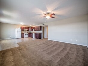 212-214 E 1st St in Maryville, MO - Building Photo - Building Photo