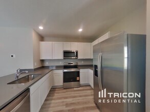 6923 Broad River Ave in Land O Lakes, FL - Building Photo - Building Photo