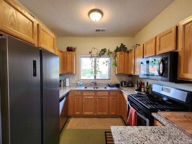 4028 Paseo del Sol in Santa Fe, NM - Building Photo - Building Photo