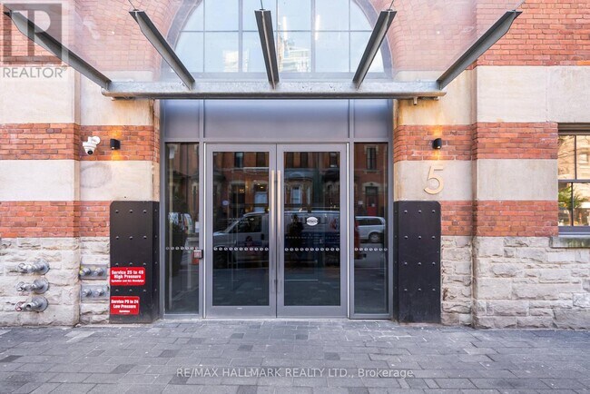 5 St Joseph St in Toronto, ON - Building Photo - Building Photo