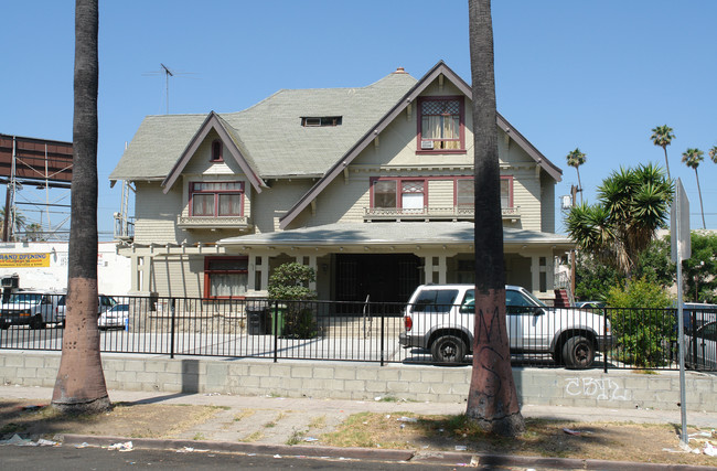 987 Magnolia Ave in Los Angeles, CA - Building Photo - Building Photo