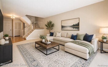 1237 Oakwood Ct in Rochester Hills, MI - Building Photo - Building Photo