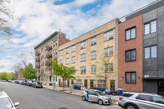 92 Hart St in Brooklyn, NY - Building Photo - Building Photo