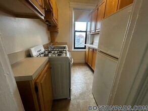 1152 Commonwealth Ave, Unit 42 in Boston, MA - Foto de edificio - Building Photo