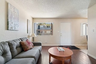3820 Pennwood Ave in Las Vegas, NV - Building Photo - Building Photo