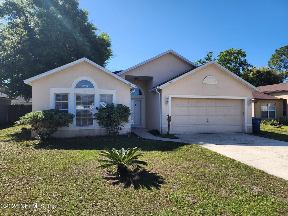 5940 Wentworth Cir S in Jacksonville, FL - Building Photo