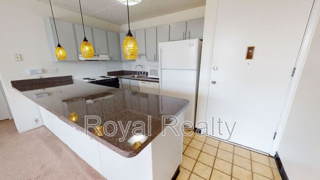 411 Hobron Ln in Honolulu, HI - Foto de edificio - Building Photo