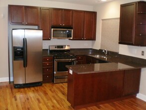 6922 S Cregier Ave in Chicago, IL - Building Photo - Building Photo