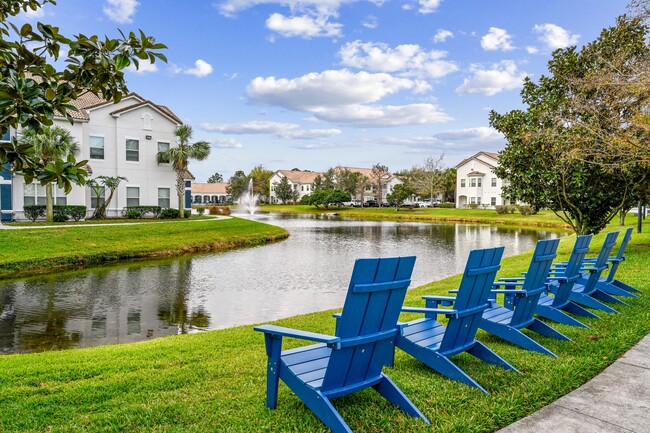 Halston World Gateway Apartment Homes in Orlando, FL - Foto de edificio - Building Photo