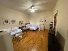 842 Beacon St, Unit 2 in Boston, MA - Building Photo - Building Photo