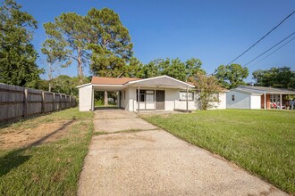 3306 Whitmore St in Pascagoula, MS - Building Photo - Building Photo