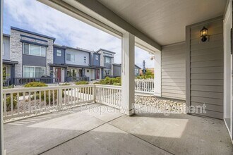 7488 W Pacific Ln in Lakewood, CO - Building Photo - Building Photo