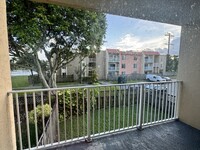 5112 NW 79th Ave, Unit 208 in Doral, FL - Foto de edificio - Building Photo