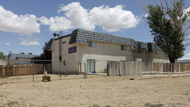 Apple Valley Townhomes in Apple Valley, CA - Building Photo - Building Photo