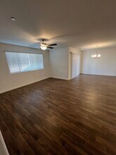 302 N OMalley Ct in Visalia, CA - Building Photo - Building Photo