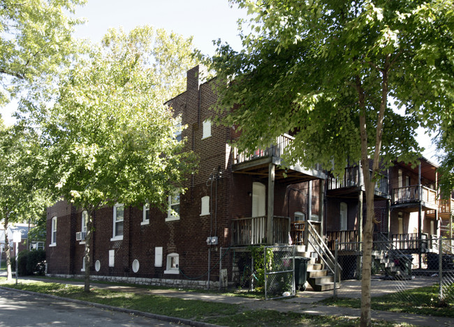 1026-1028 Eichelberger St in St. Louis, MO - Building Photo - Building Photo