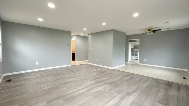 32 Mullshire Ln in Willingboro, NJ - Building Photo - Building Photo