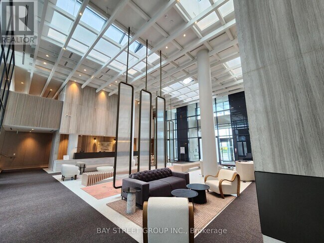 195 Commerce St in Vaughan, ON - Building Photo - Building Photo