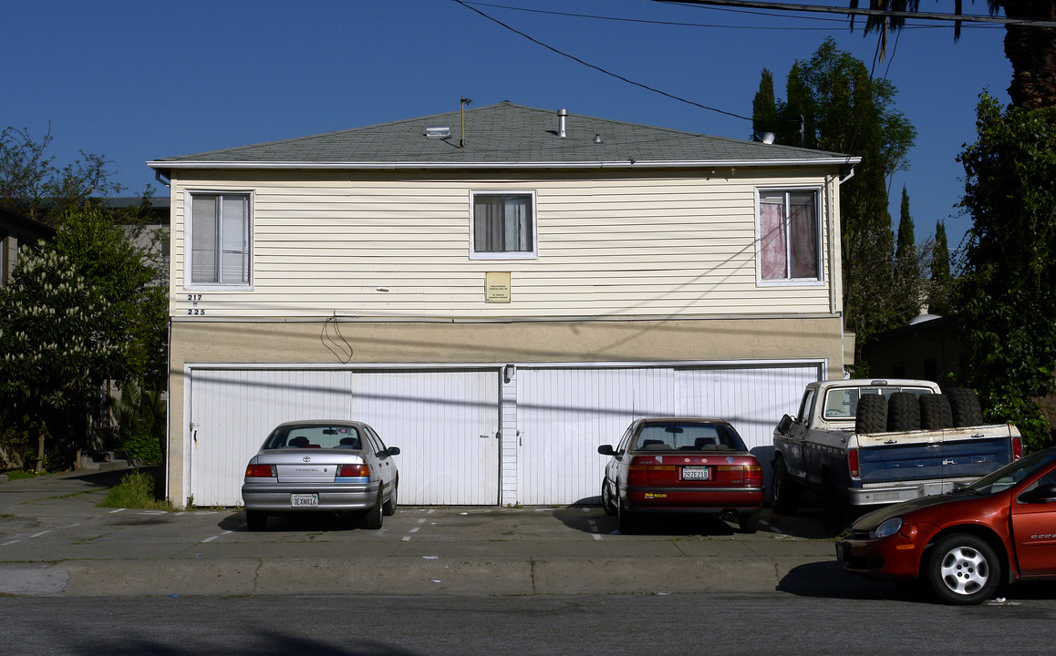 217 Alden St in Redwood City, CA - Building Photo