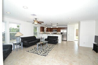 290 Debbie Ln in San Leon, TX - Building Photo - Building Photo