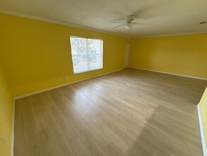 1910 NW 12th Ave, Unit B in Crystal River, FL - Building Photo - Building Photo