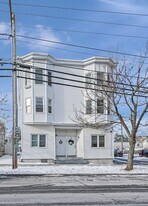 503 Wood St in Bristol, RI - Building Photo