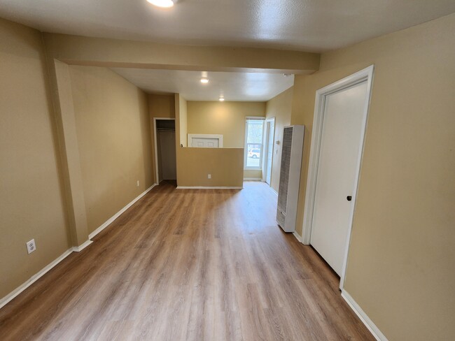 property at 721 E 8th St