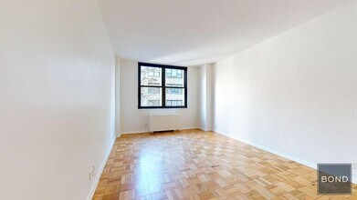 333 E 49th St in New York, NY - Building Photo - Building Photo